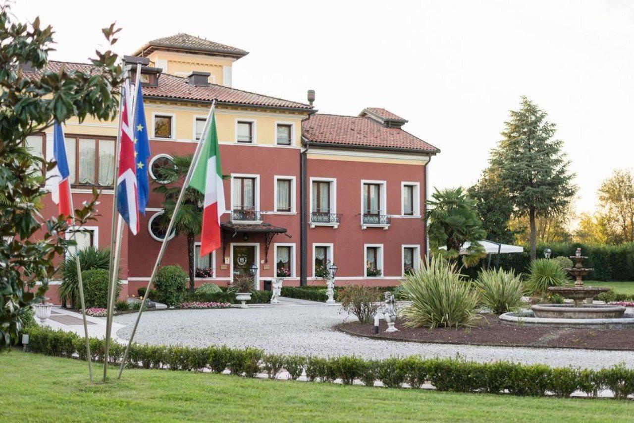 Park Hotel Villa Vicini Preganziol Bagian luar foto